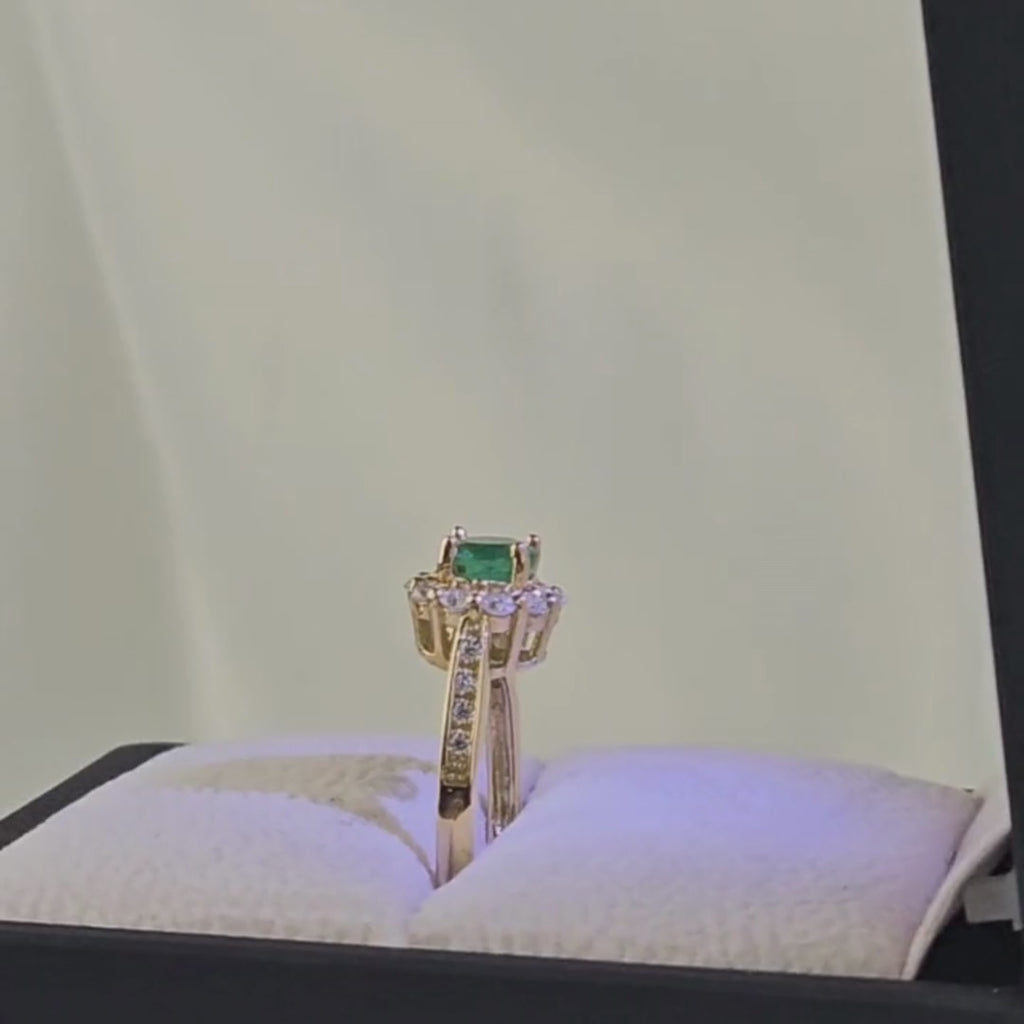 Anillo de Compromiso "Tú, Mi Corazón" en oro amarillo de 18K con esmeralda y piedras - Peruviana Joyas